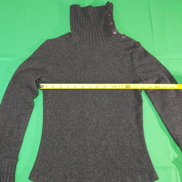 Forever 21 button side top - Picture 3 of 10